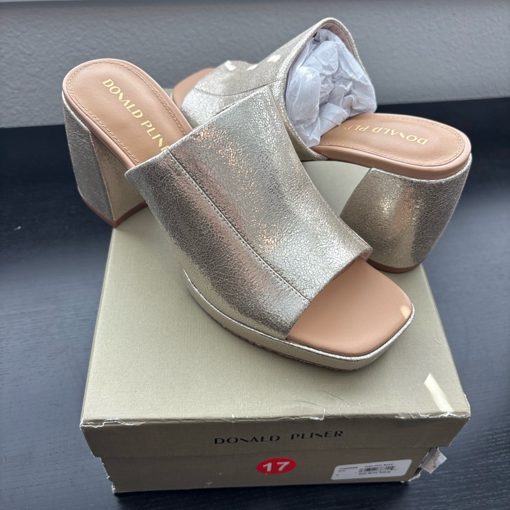 Donald Pliner / high heel mule party shoe